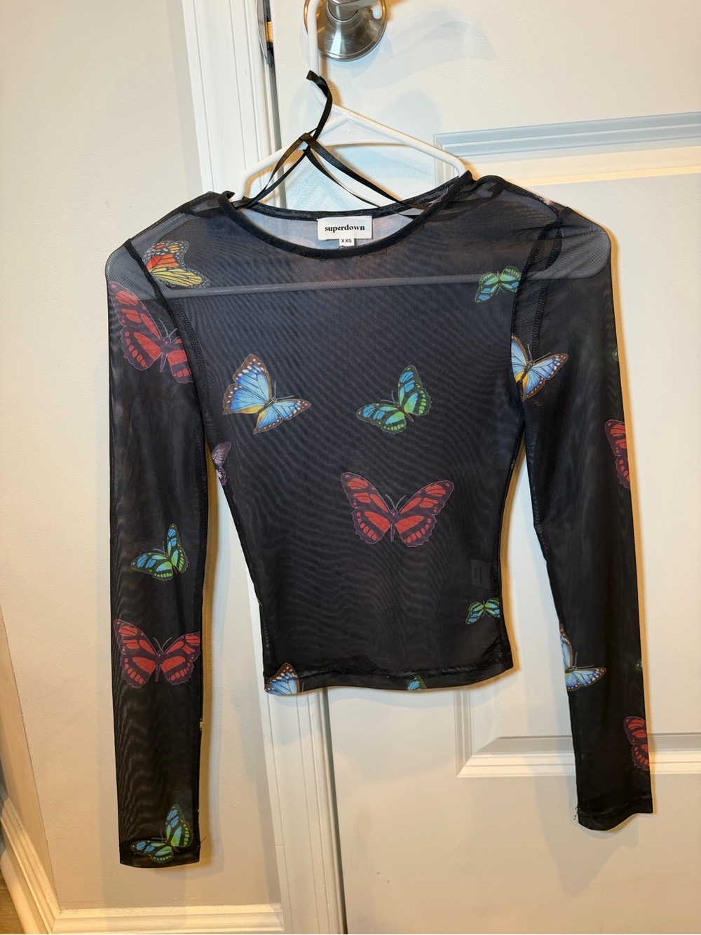 Superdown Ari Butterfly Mesh Top – Black
Size XXS